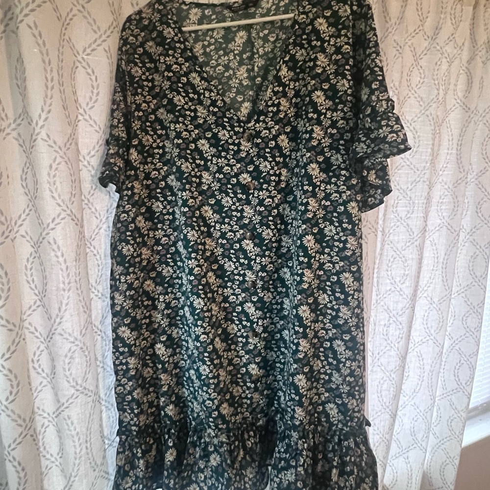 Chic Floral Print Dress- Fits like 1x-2x